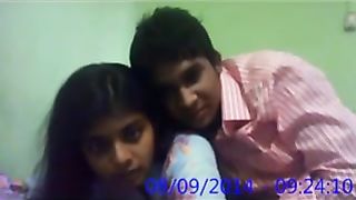 19enne studentessa indiana ama scopare alla missionaria