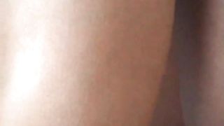 Moglie senza le mutandine sotto la gonna