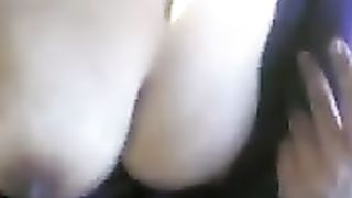 Bella indiana amatoriale con grosse tette naturali