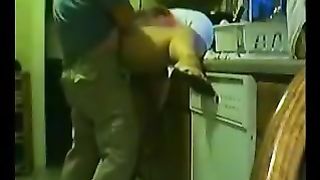 Matura grassa messicana scopata in cucina