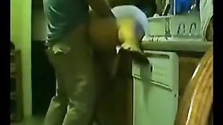 Matura grassa messicana scopata in cucina