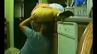 Matura grassa messicana scopata in cucina