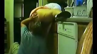 Matura grassa messicana scopata in cucina