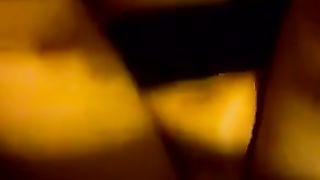 Sbatte la sua bruna zia indiana fino all'orgasmo