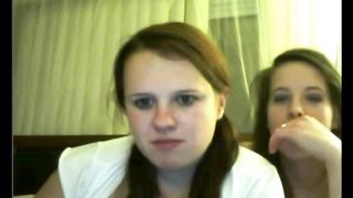 Due amiche si masturbano insieme