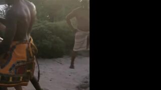 CUCKOLD DI NEGRI IN FILA. PARTE 2