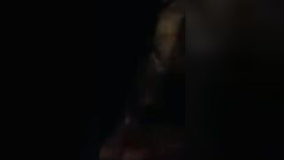 La mia zoccoletta mi spompina sotto casa dei suoi genitori