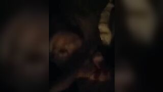 La mia zoccoletta mi spompina sotto casa dei suoi genitori