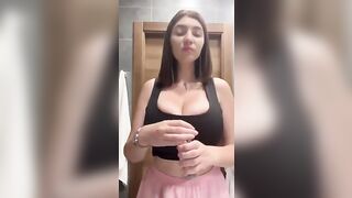 GUARDATE CHE TETTE CHE HA QUESTA !