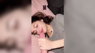 Anteprima del video: Fidanzata di PAVIA gioca col suo cazzone