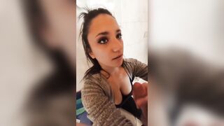 Anteprima del video: TROIA NAPOLETANA SBORRATA SULLE TETTE