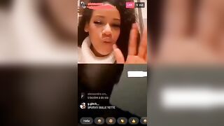 AMICI GUARDATE CHE TETTE CHE HA !