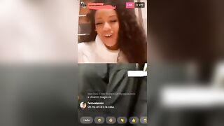 AMICI GUARDATE CHE TETTE CHE HA !