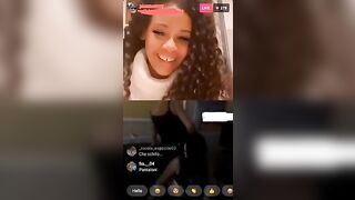 AMICI GUARDATE CHE TETTE CHE HA !