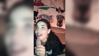 TROIA NAPOLETANA pompino e leccata di palle ! Ti PIACE NON E' VERO ?