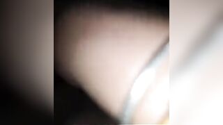 Moglie troia si masturba con cazzone nero