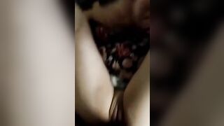 Spalanca le cosce mia moglie e si fa trombare