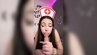 FINTA INFERMIERA SUCCHIA CAZZI !