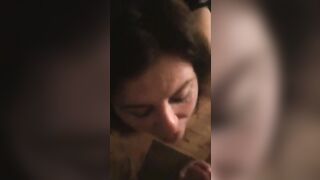 TIRA FUORI LA LINGUA TROIA CHE STO PER SBORRARE !