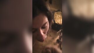 TIRA FUORI LA LINGUA TROIA CHE STO PER SBORRARE !