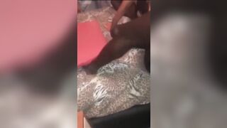 Puttana chiavata dai negri al centro immigrati