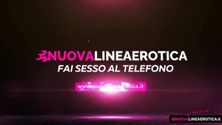 GUARDA COME LA SCOPA IN PIEDI.