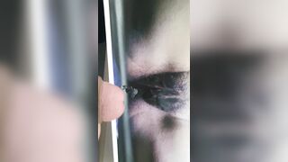 Vuoi sborrare anche tu su mia moglie ?!