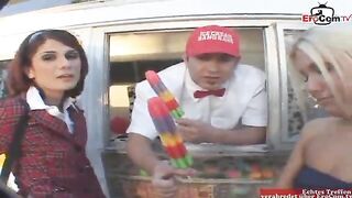 Anteprima del video: Il gelataio puttaniere