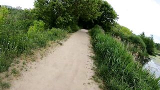 Picnic giovane coppietta