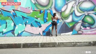 Giovane troietta mulatta