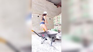 RENATA IN MAGAZZINO...