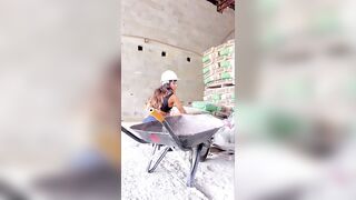 RENATA IN MAGAZZINO...