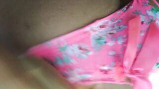 Alessandra T. Inculata in spiaggia