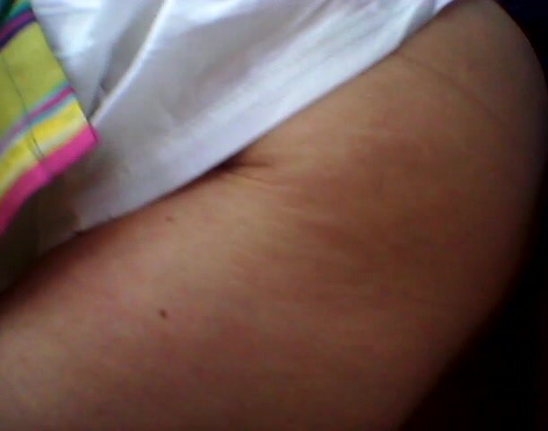 Me la dà nel bosco appoggiata a un albero