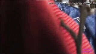 Giovane troietta inculata sulla neve