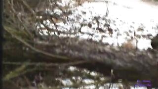 Giovane troietta inculata sulla neve