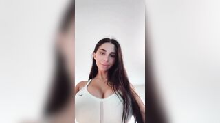 Le sue tettone che ballonzolano