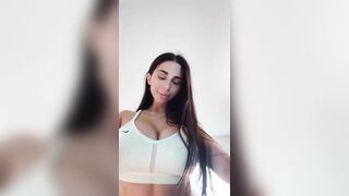 Le sue tettone che ballonzolano