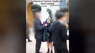 Nuda per prostesta ai Musei Capitolini
