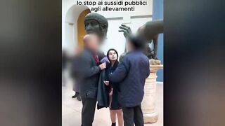 Nuda per prostesta ai Musei Capitolini