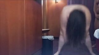 Moglie grassona scopata a pecora