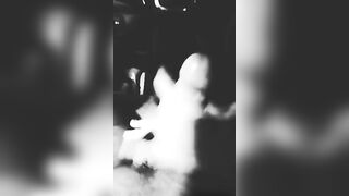 Lei che me lo pompa al parcheggio del supermarket