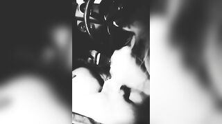 Lei che me lo pompa al parcheggio del supermarket