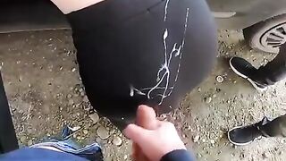 Anteprima del video: Schizzata sul culo dai guardoni