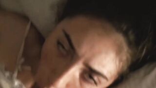 Primo piano di una vera succhia cazzi