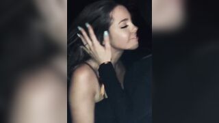 Anteprima del video: Slinguano in discoteca lesbiche porche