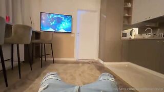 Ci pensiamo noi al tuo cazzo - Pompino doppio da due puttane