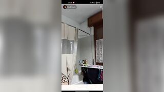 La napoletana dalle tette immense mi manda un selfie