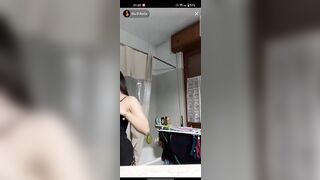 La napoletana dalle tette immense mi manda un selfie