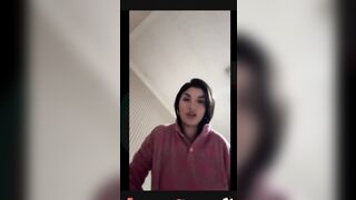 La napoletana dalle tette immense mi manda un selfie